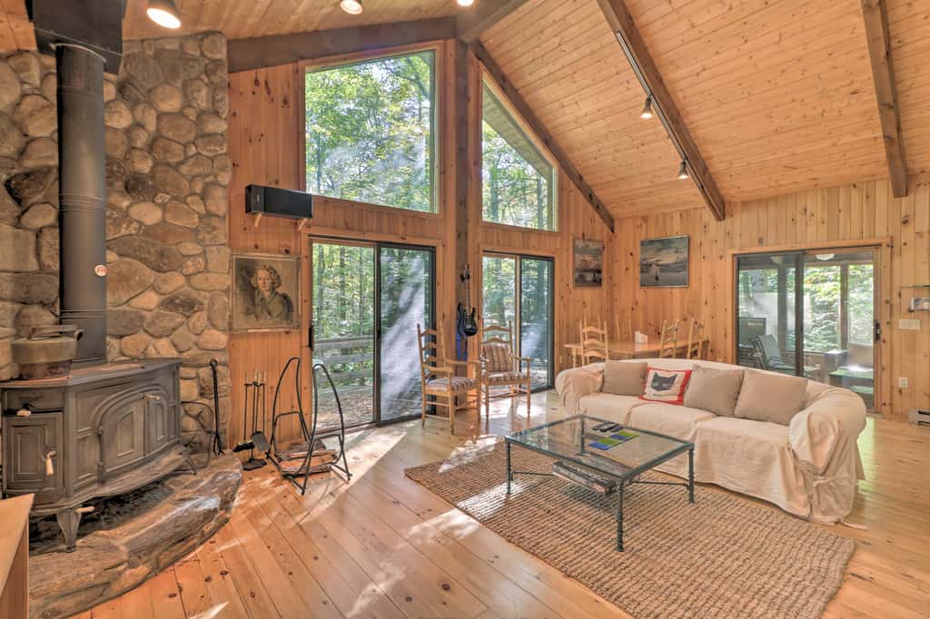 Cabin w/ 3 Acres, Tennis Courts: By 4 Ski Mtns