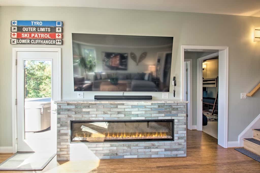 Grand Chalet w/ Hot Tub -  Near Wintergreen Resort