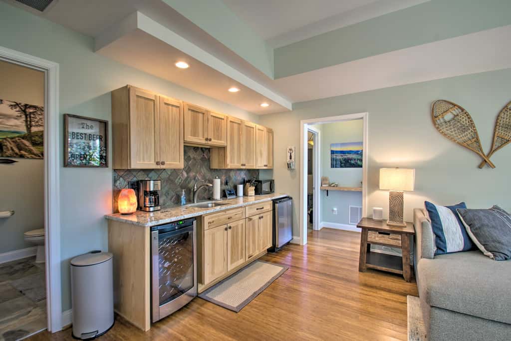 Grand Chalet w/ Hot Tub -  Near Wintergreen Resort