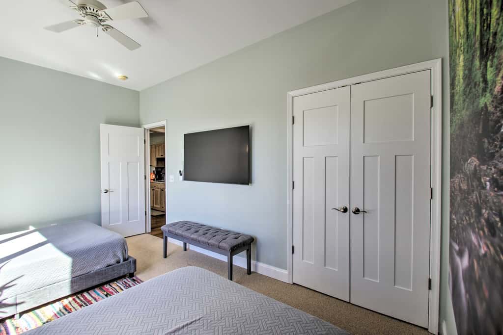 Grand Chalet w/ Hot Tub -  Near Wintergreen Resort