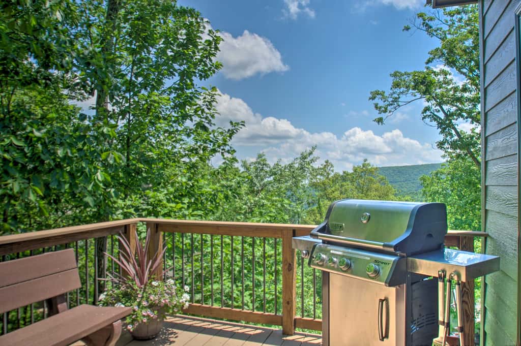 Grand Chalet w/ Hot Tub -  Near Wintergreen Resort