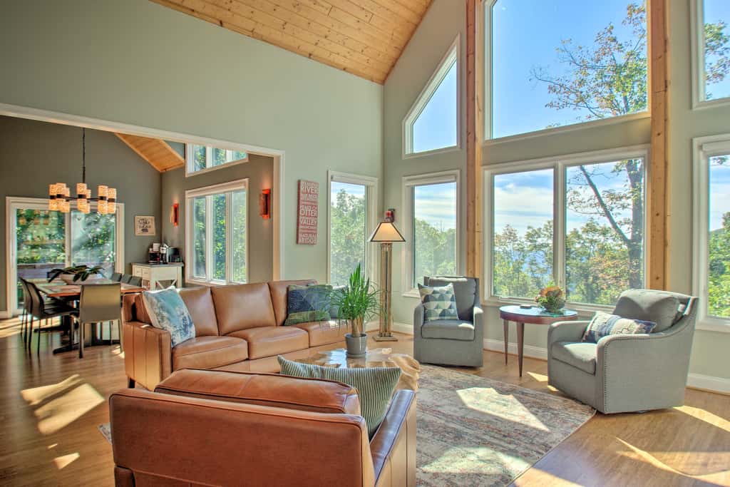 Grand Chalet w/ Hot Tub -  Near Wintergreen Resort