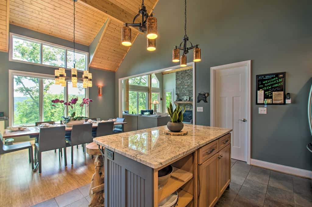 Grand Chalet w/ Hot Tub -  Near Wintergreen Resort