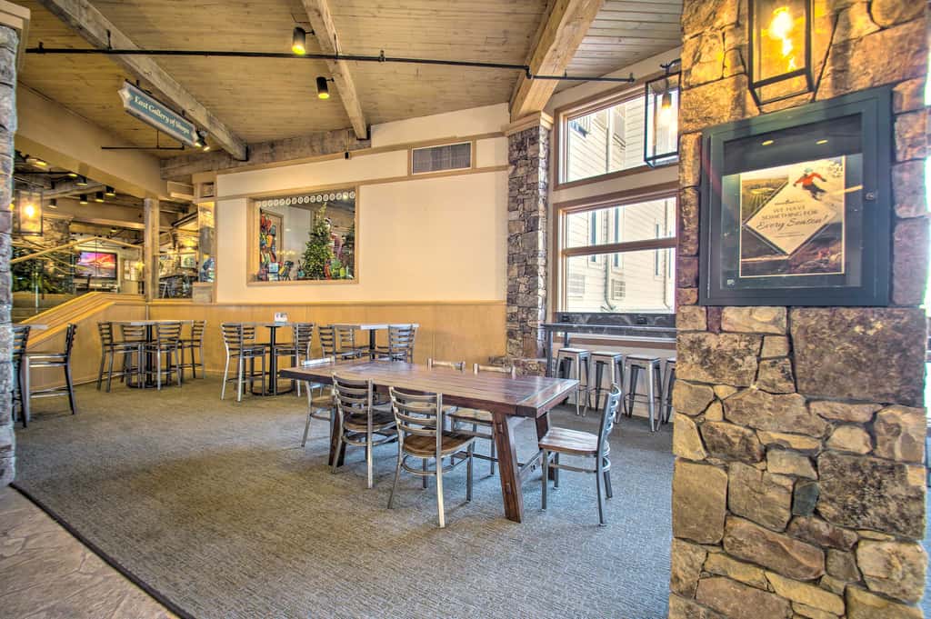 Snug Wintergreen Resort Studio: Ski In & Out!