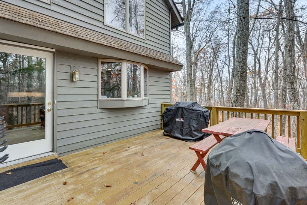 Grand Wintergreen Resort Home w/ Hot Tub!