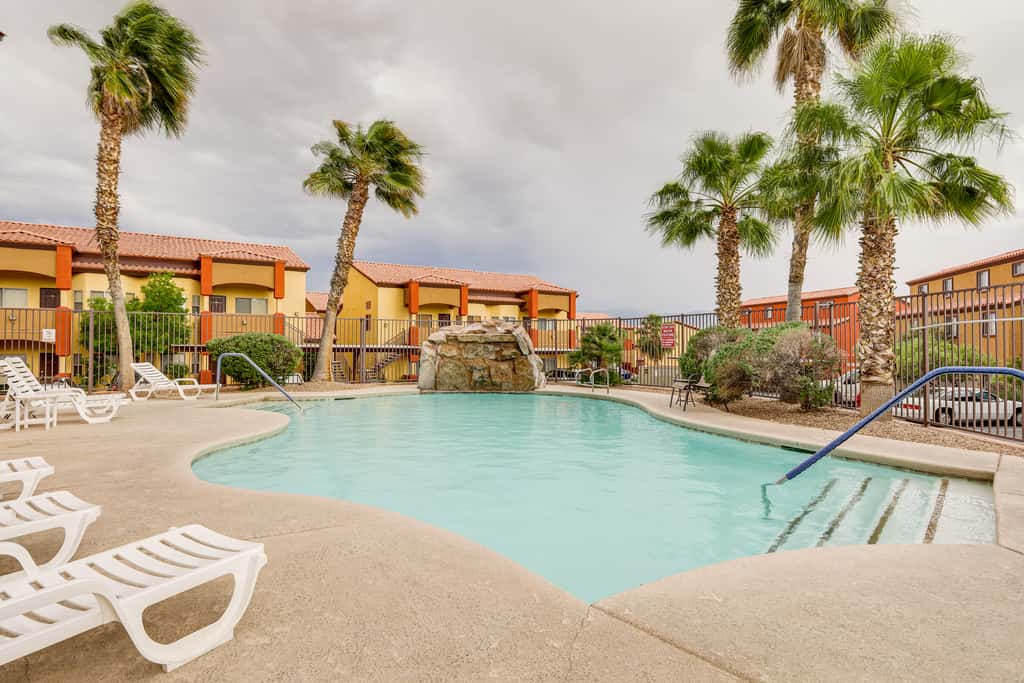 Resort Pool & Spa Access: Mesquite Condo!