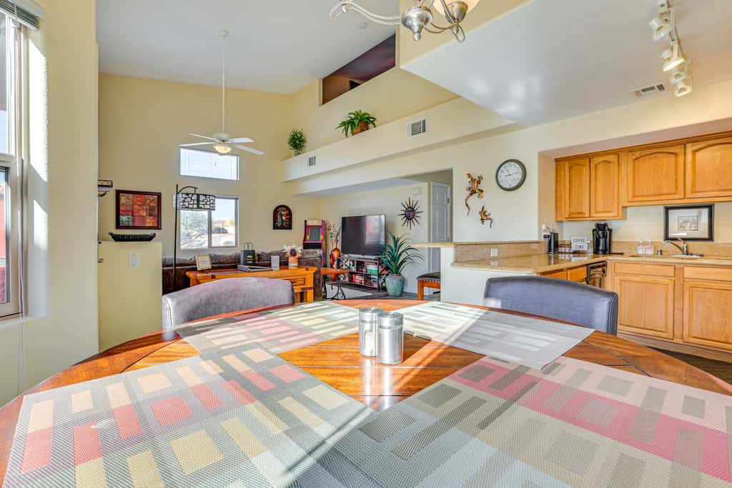 Resort Pool & Spa Access: Mesquite Condo!