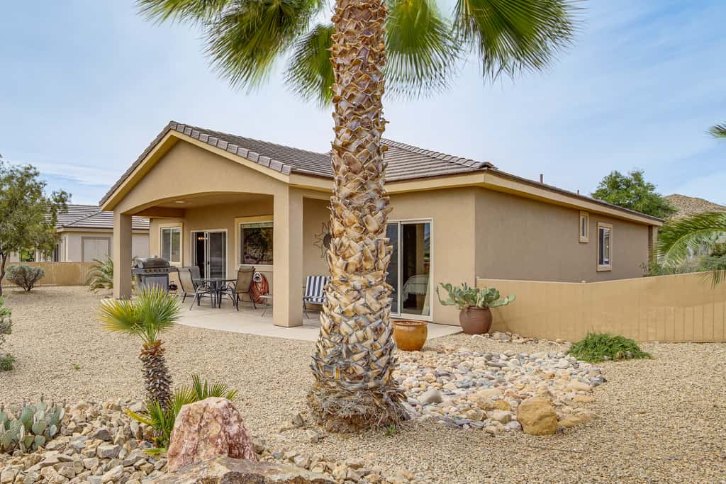 Hike, Golf & Try Your Luck! Mtn-View Mesquite Home