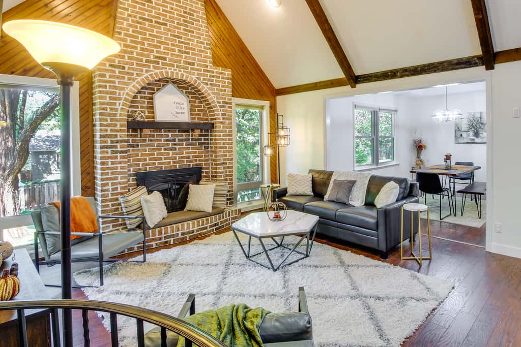 Overland Park Home w/ Fenced-In Yard & Gas Grill!