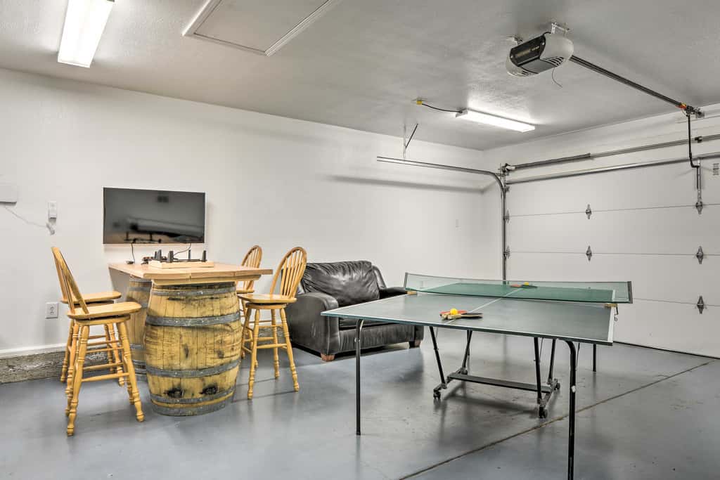 Game Room Fun! Medford Family Retreat