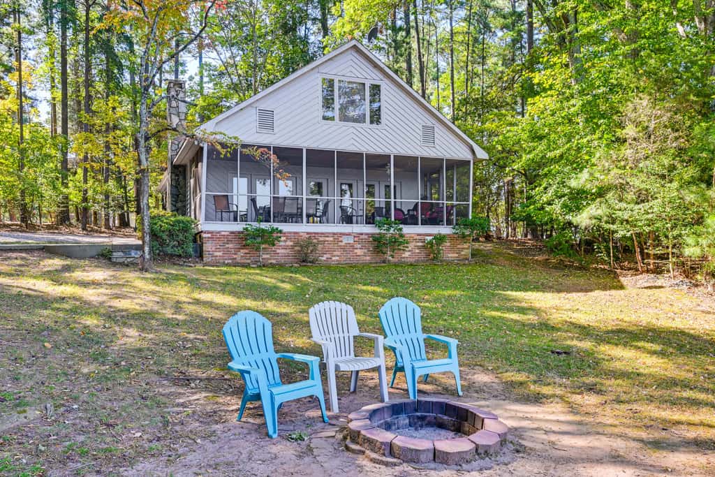 Private Dock & Beach! Lake Norman Cottage Hideaway