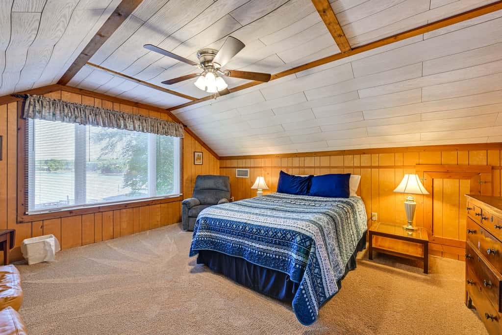 Private Dock & Beach! Lake Norman Cottage Hideaway