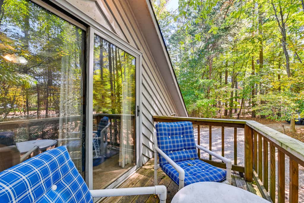 Private Dock & Beach! Lake Norman Cottage Hideaway