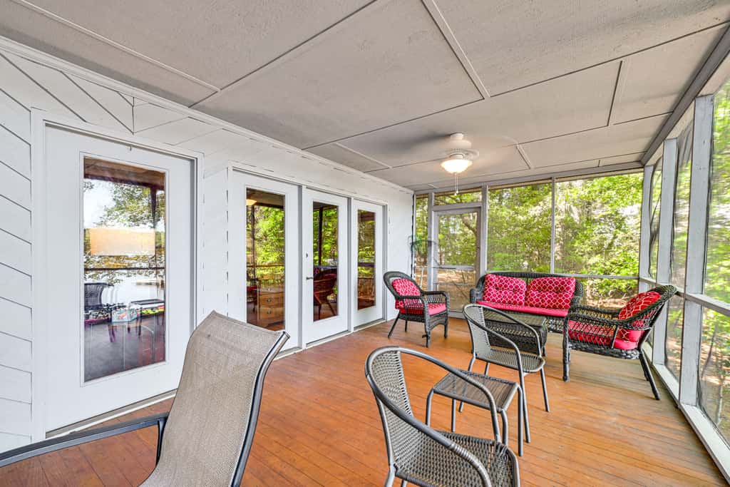 Private Dock & Beach! Lake Norman Cottage Hideaway