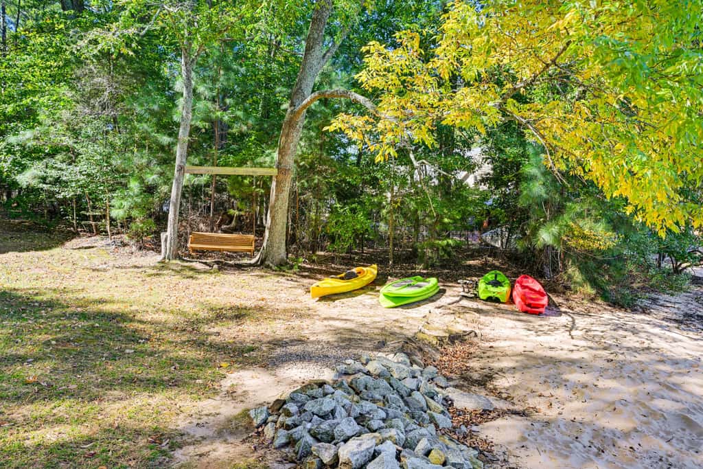 Private Dock & Beach! Lake Norman Cottage Hideaway