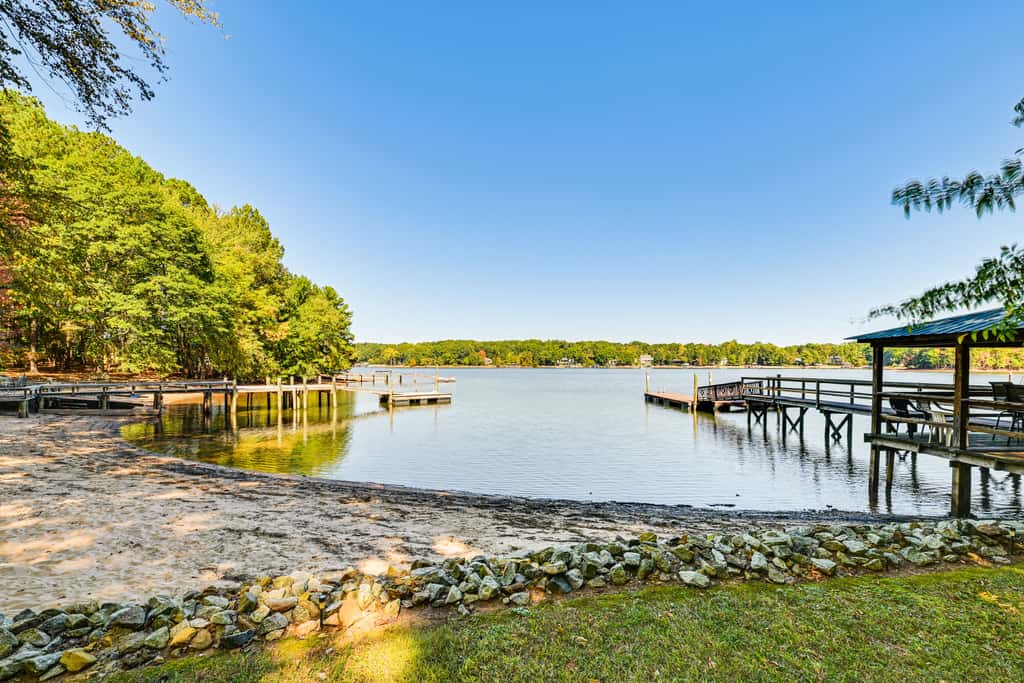 Private Dock & Beach! Lake Norman Cottage Hideaway