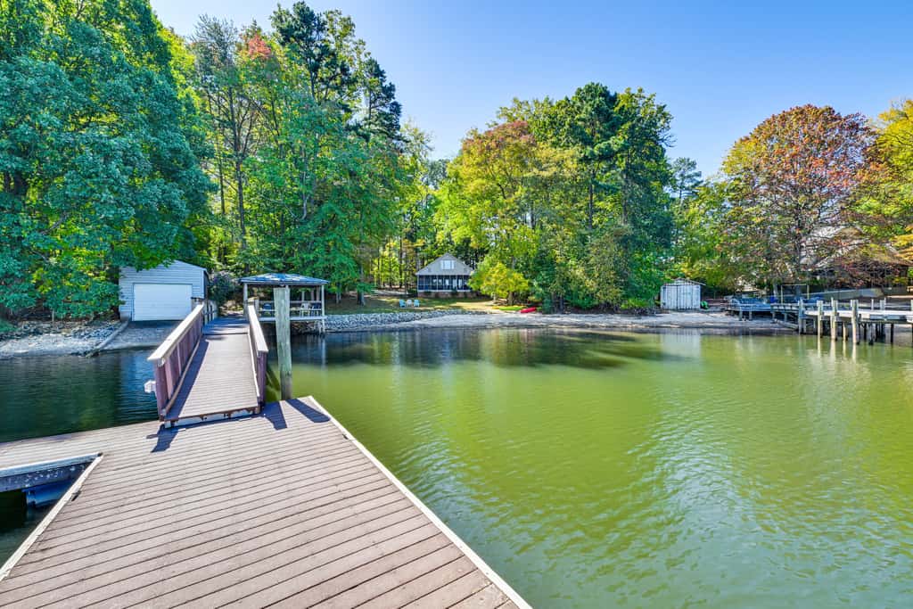 Private Dock & Beach! Lake Norman Cottage Hideaway