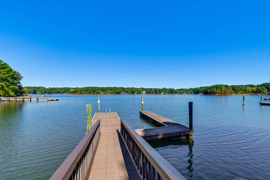 Private Dock & Beach! Lake Norman Cottage Hideaway