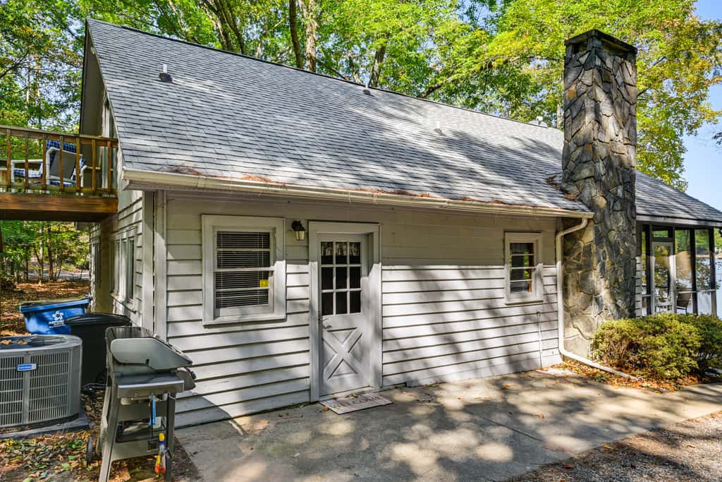 Private Dock & Beach! Lake Norman Cottage Hideaway