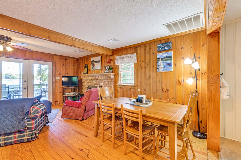 Private Dock & Beach! Lake Norman Cottage Hideaway