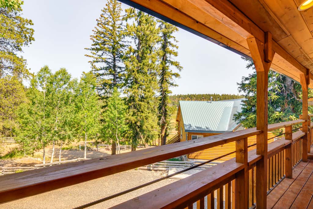 Fire Pit + Sauna: Inviting Utah Cabin
