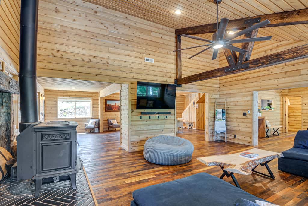 Fire Pit + Sauna: Inviting Utah Cabin