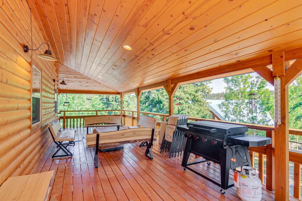 Fire Pit + Sauna: Inviting Utah Cabin