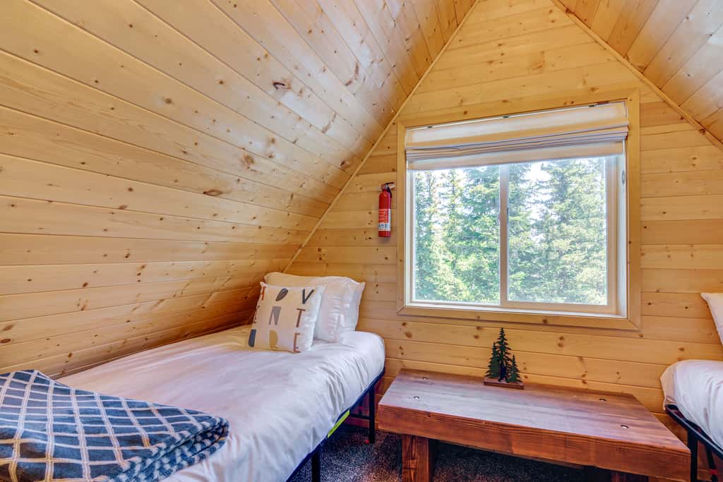 Fire Pit + Sauna: Inviting Utah Cabin