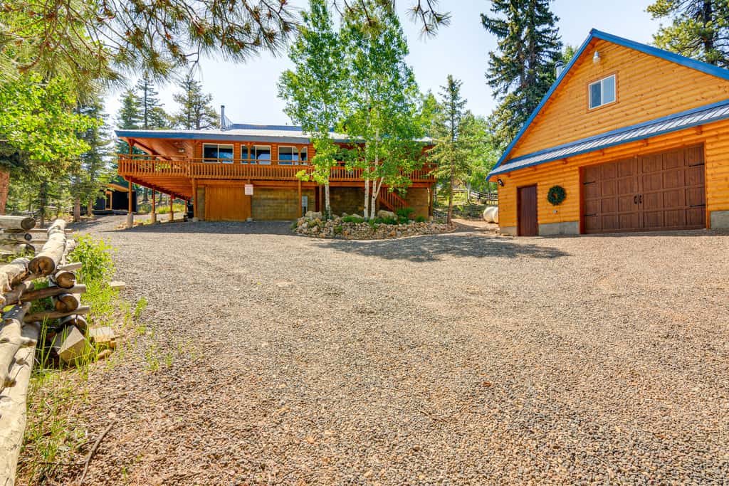 Fire Pit + Sauna: Inviting Utah Cabin