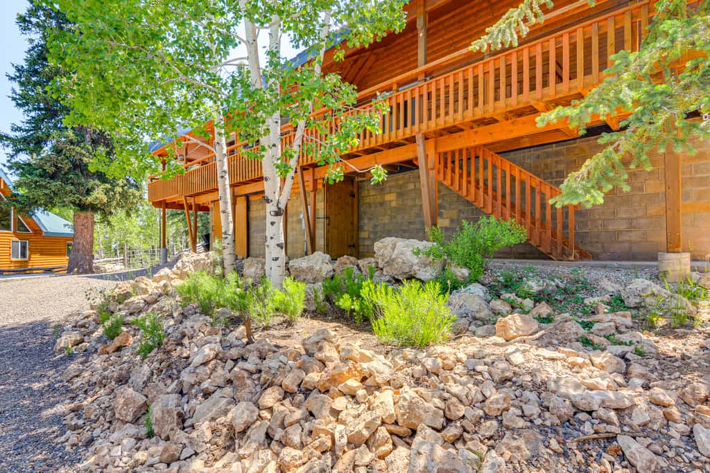 Fire Pit + Sauna: Inviting Utah Cabin