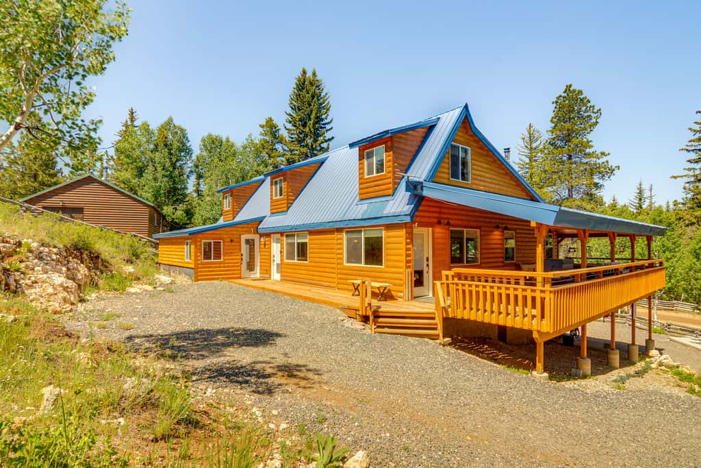 Fire Pit + Sauna: Inviting Utah Cabin