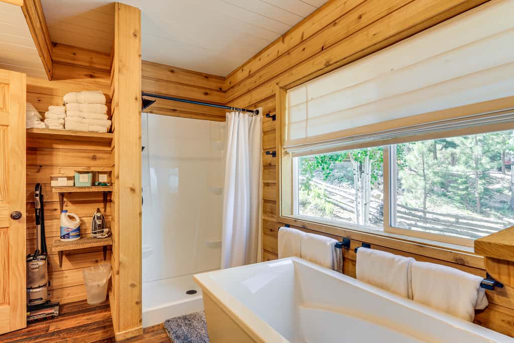 Fire Pit + Sauna: Inviting Utah Cabin