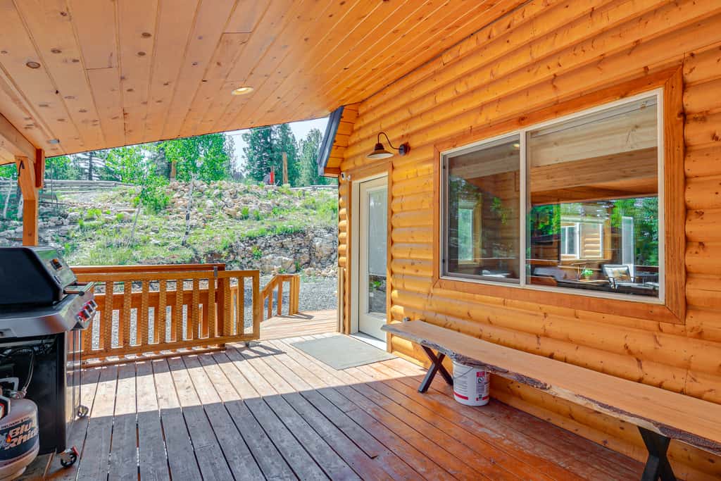 Fire Pit + Sauna: Inviting Utah Cabin