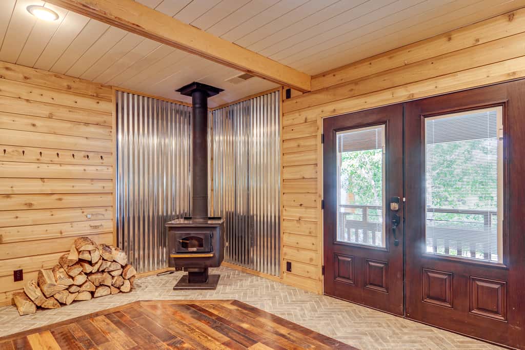 Fire Pit + Sauna: Inviting Utah Cabin
