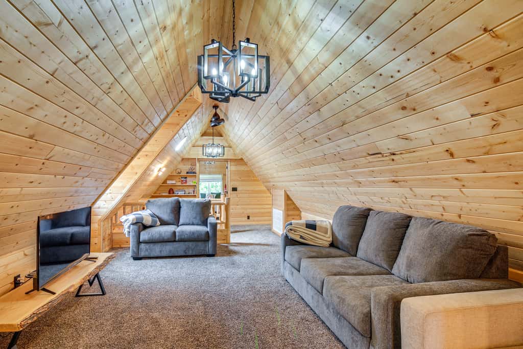 Fire Pit + Sauna: Inviting Utah Cabin
