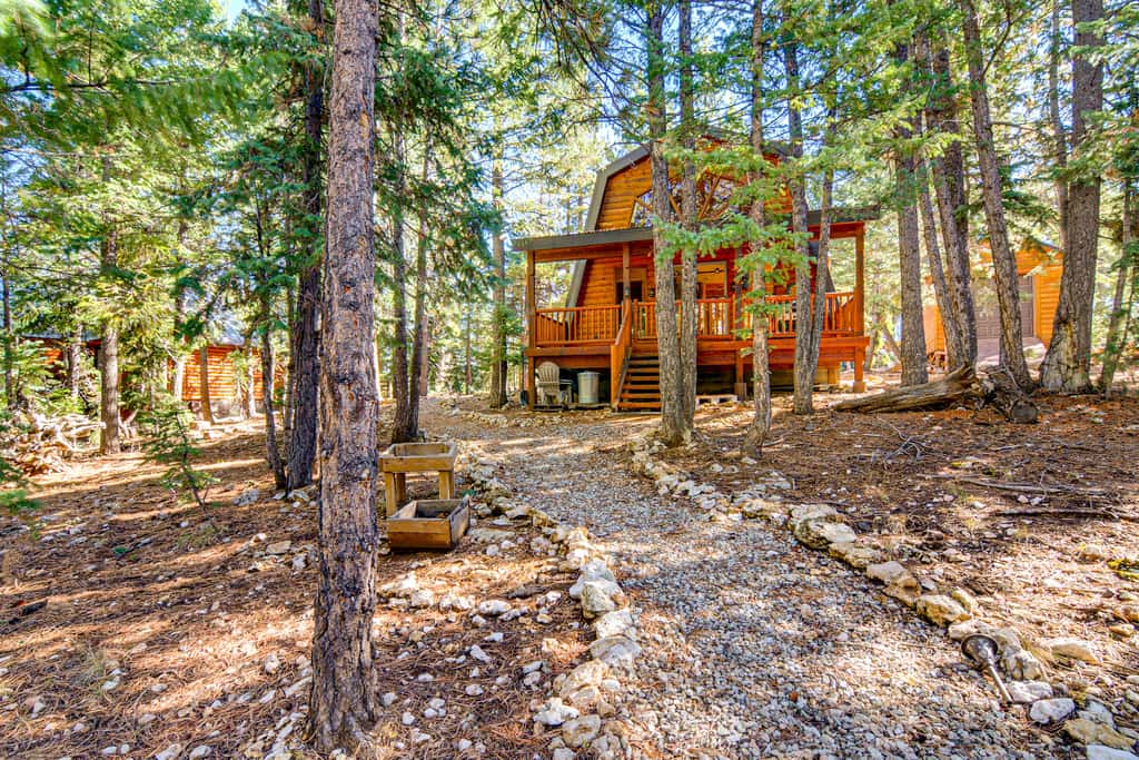 Near National Parks: Duck Creek Cabin Retreat