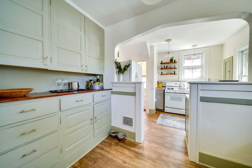 Historic Detroit Bungalow: Pet & Family Friendly