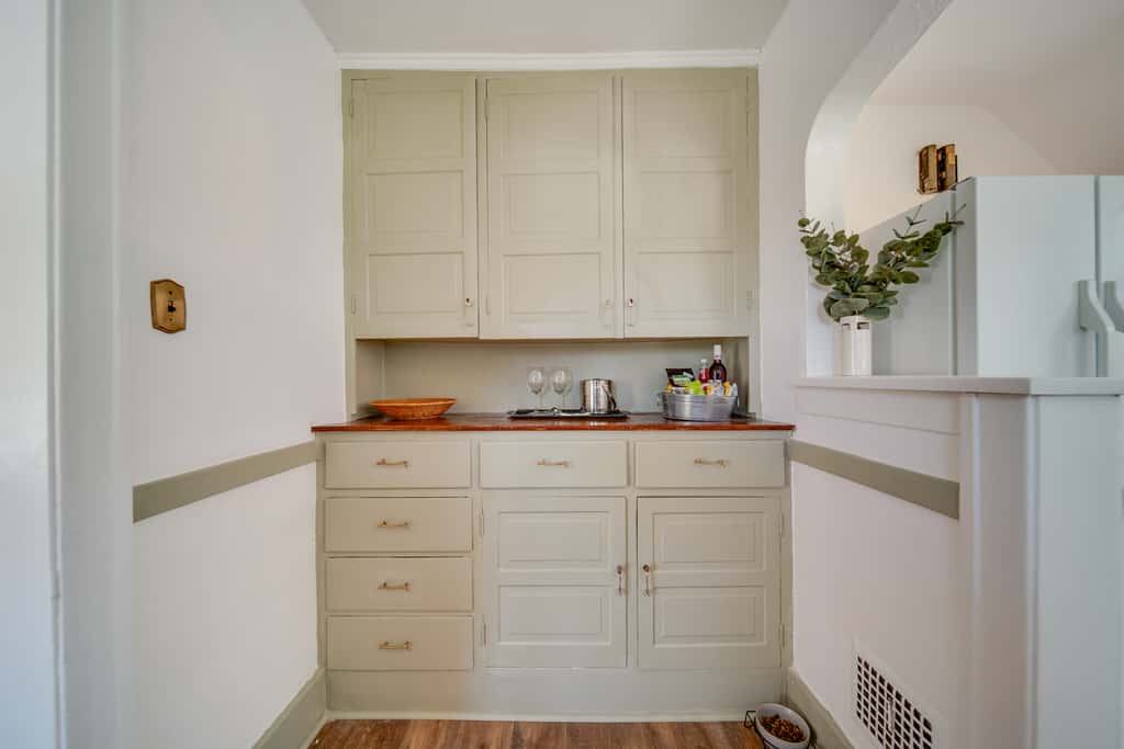 Historic Detroit Bungalow: Pet & Family Friendly