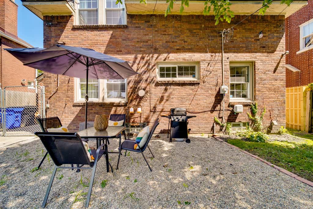 Historic Detroit Bungalow: Pet & Family Friendly