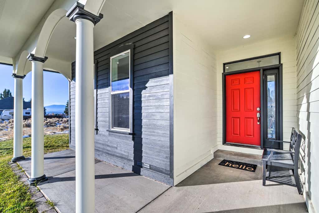 Alluring Home w/ Fire Pit < 1/2 Mi to OIT!