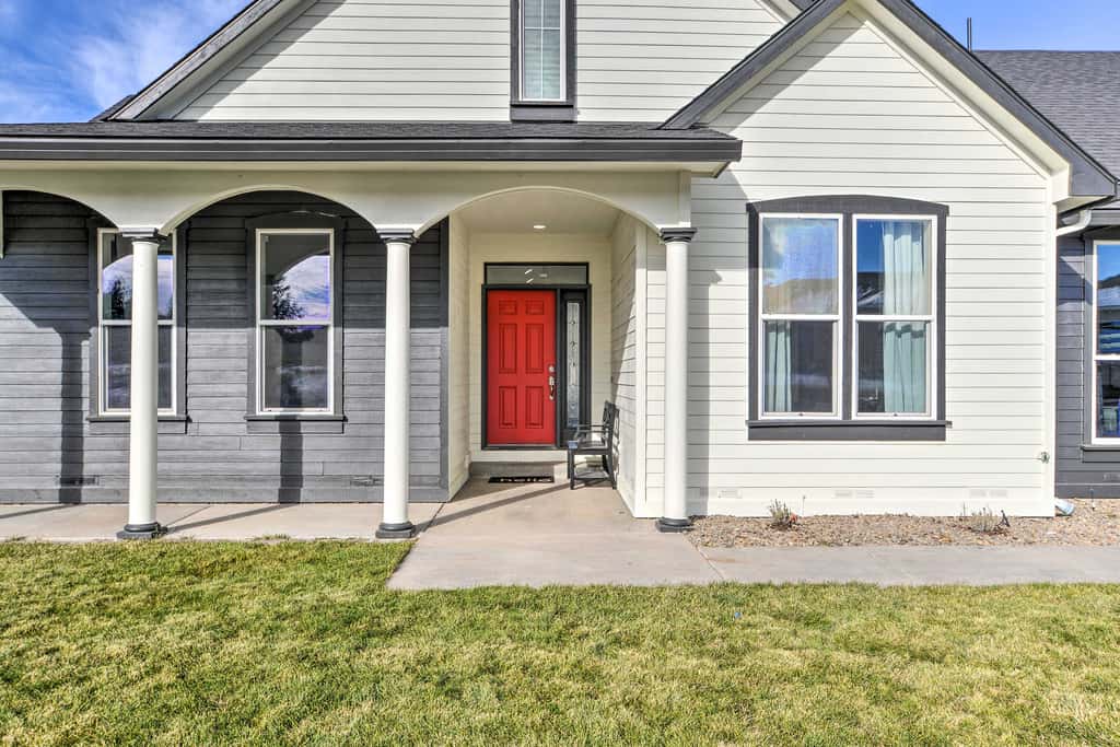 Alluring Home w/ Fire Pit < 1/2 Mi to OIT!
