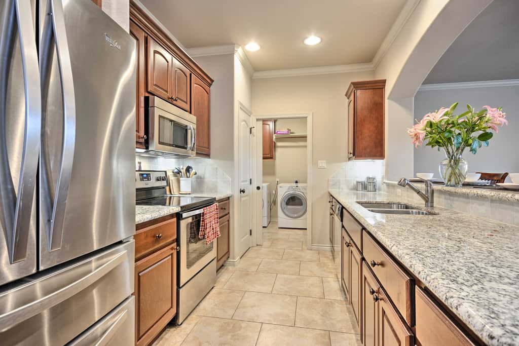 College Station Townhouse w/ Private Patio