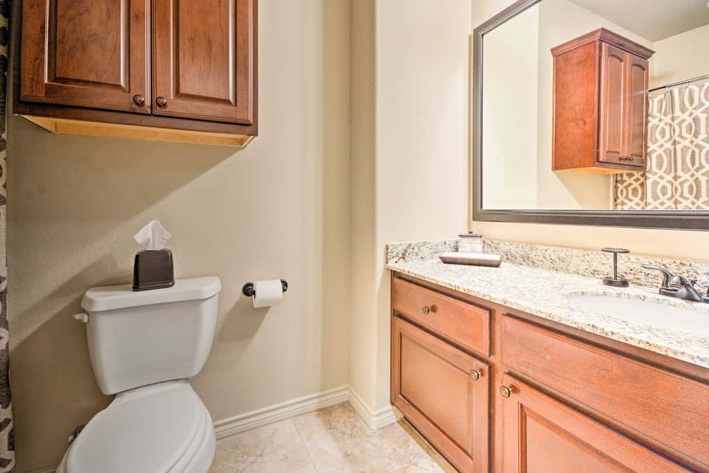 College Station Townhouse w/ Private Patio