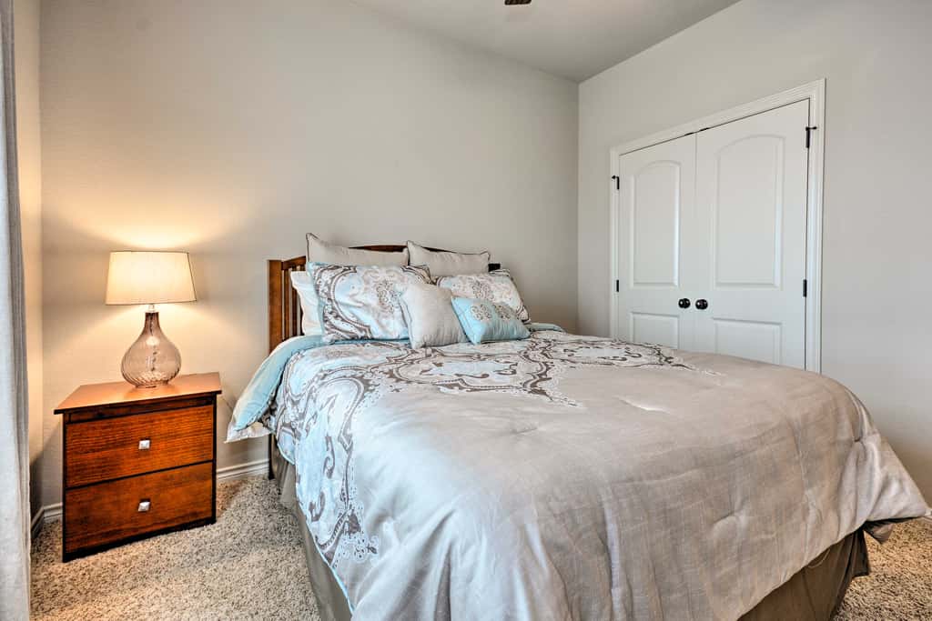 College Station Townhouse w/ Private Patio