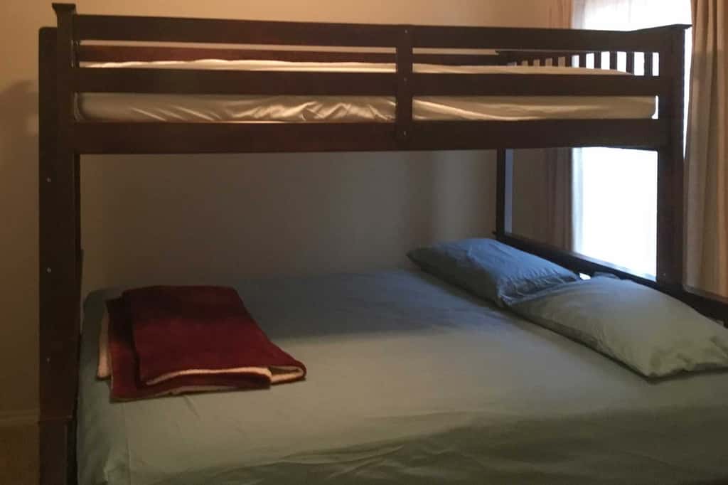 College Station Townhouse w/ Private Patio
