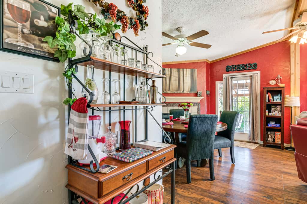 College Station Getaway w/ Hot Tub & Courtyard!
