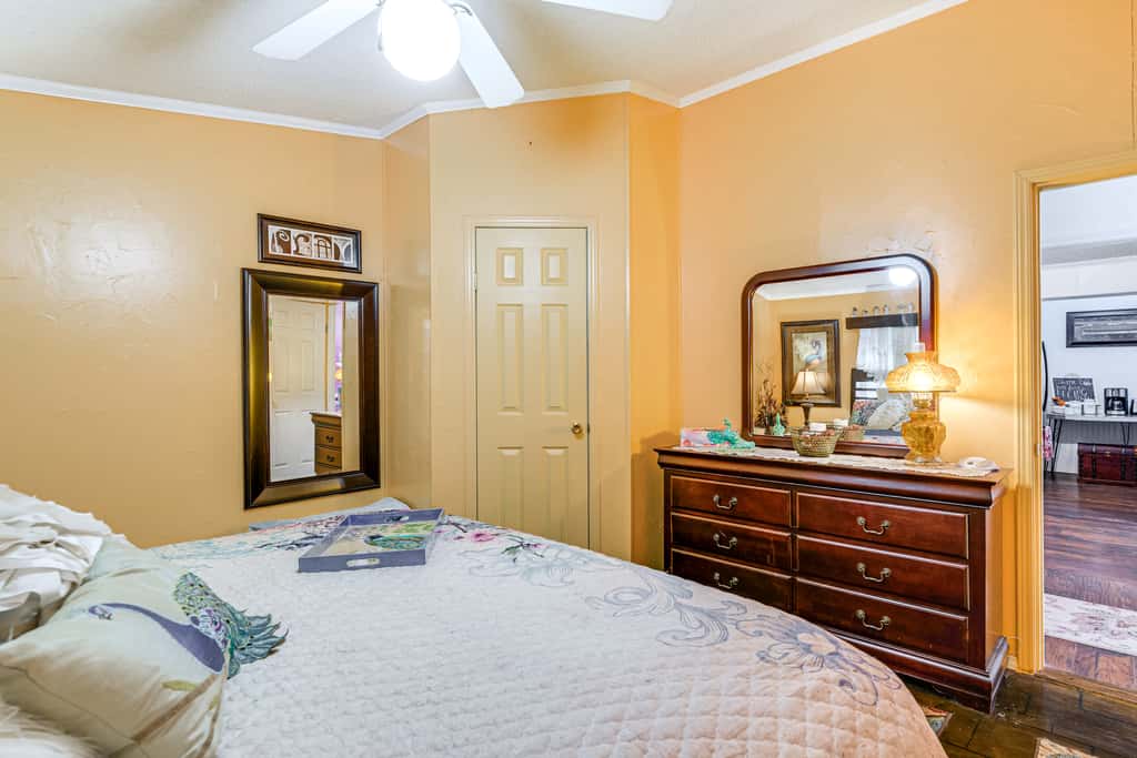 College Station Getaway w/ Hot Tub & Courtyard!