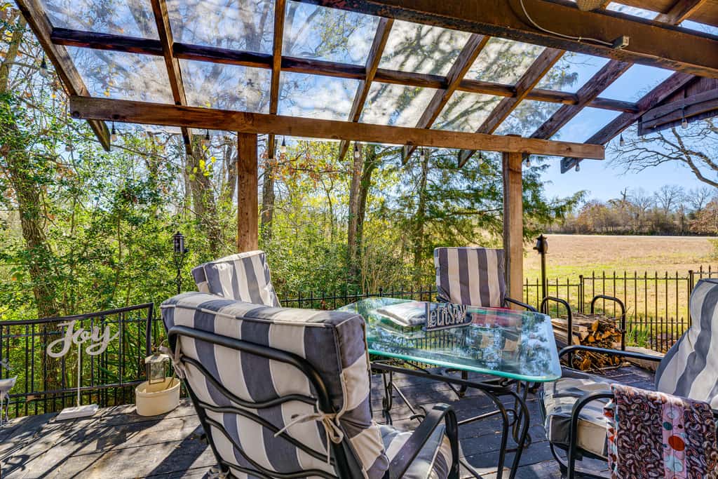 College Station Getaway w/ Hot Tub & Courtyard!