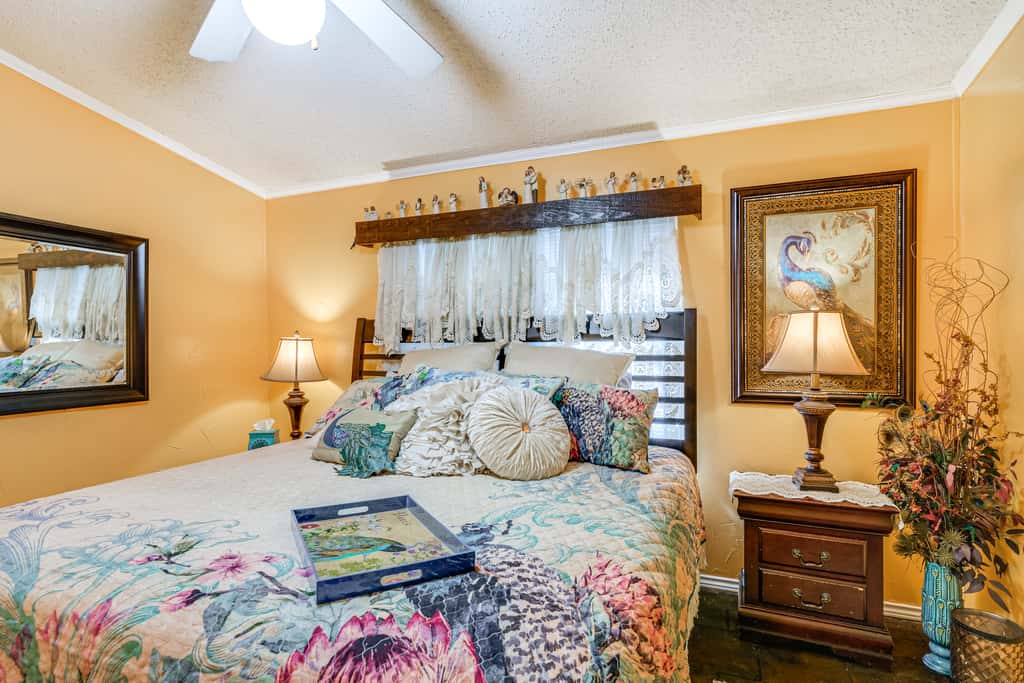 College Station Getaway w/ Hot Tub & Courtyard!