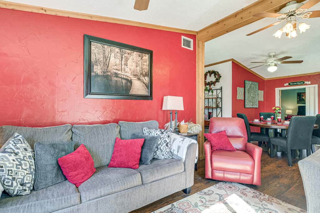 College Station Getaway w/ Hot Tub & Courtyard!